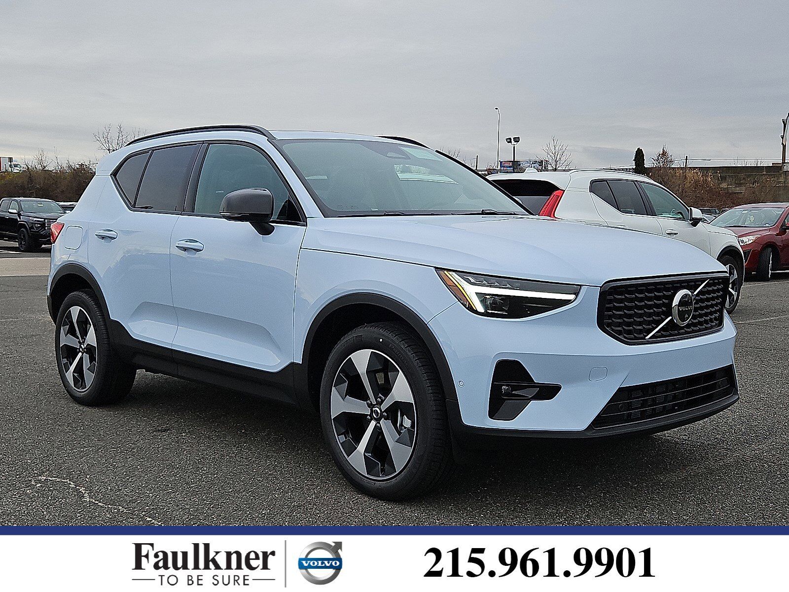 2026 VOLVO XC40