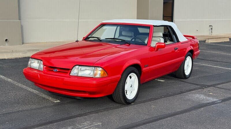 1992 FORD Mustang