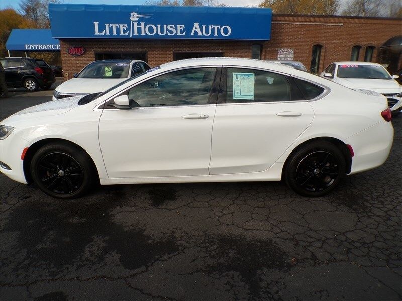 Chrysler 200