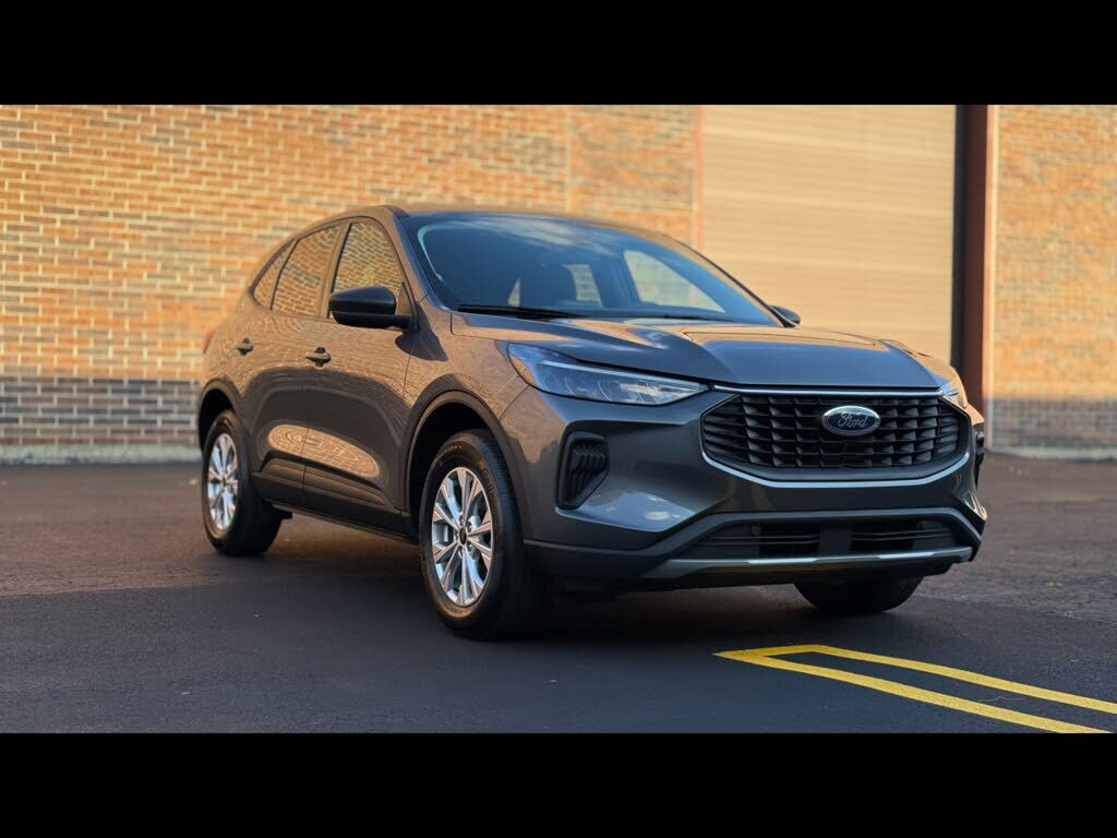 2025 FORD Escape