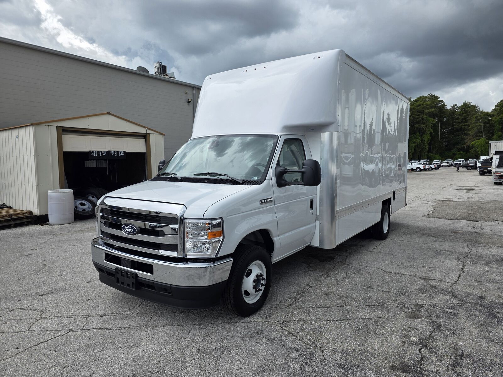 2026 FORD E-450