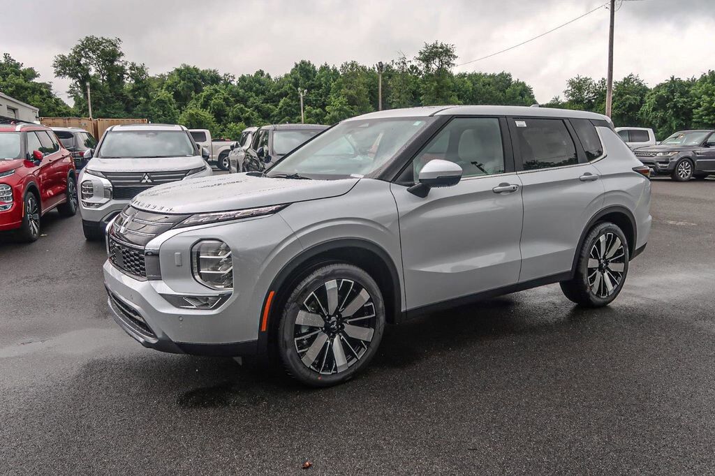 2025 MITSUBISHI Outlander