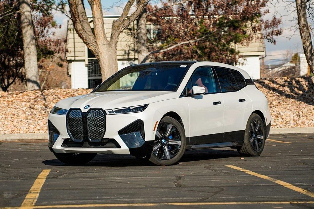 2025 BMW ix