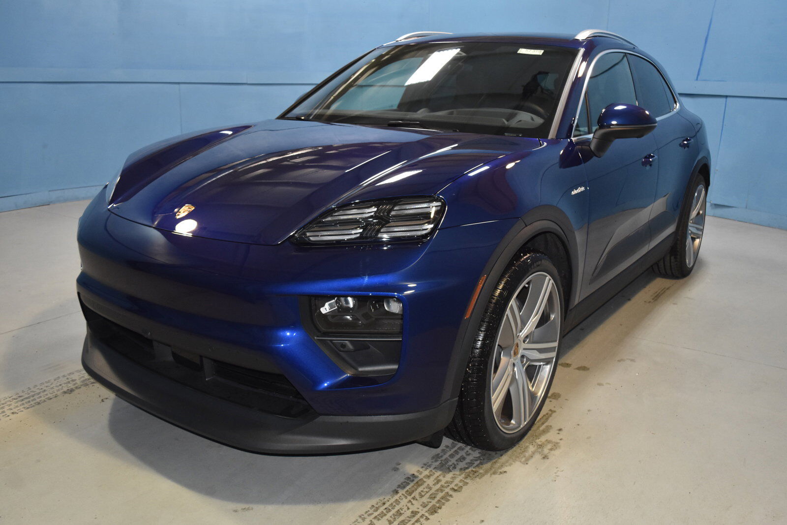 2024 PORSCHE Macan