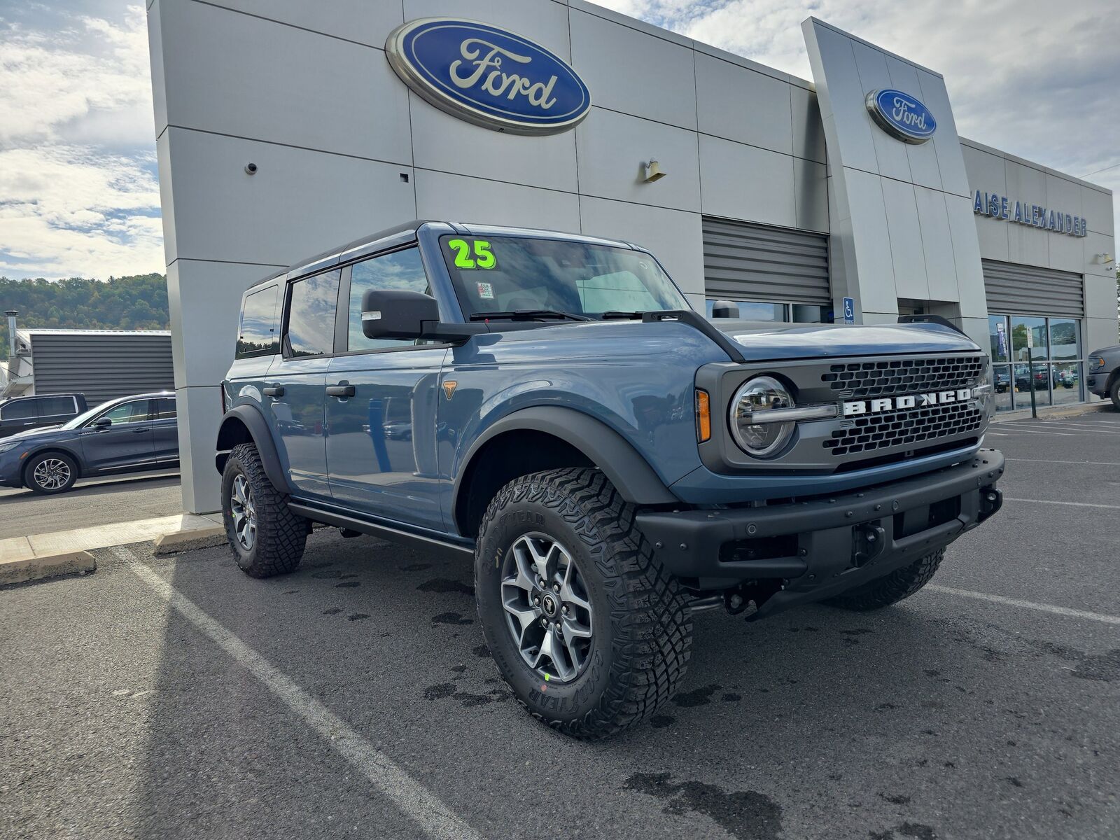 2025 FORD Bronco