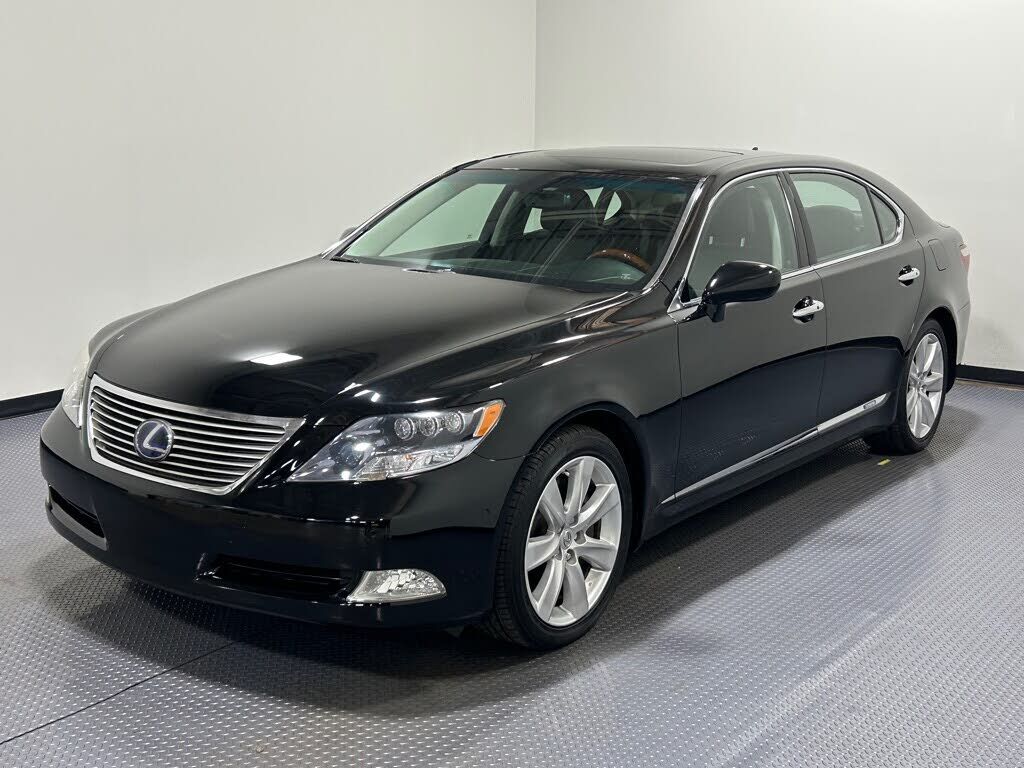 Lexus LS