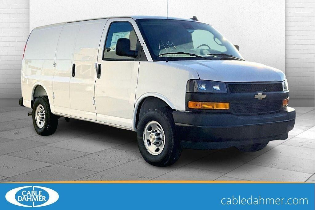 2025 CHEVROLET Express