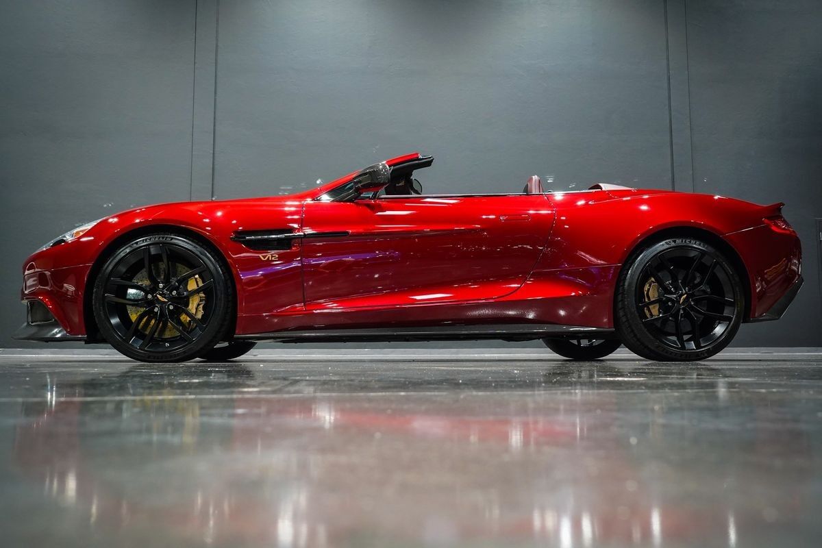 Aston Martin Vanquish