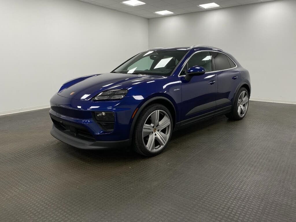 2024 PORSCHE Macan