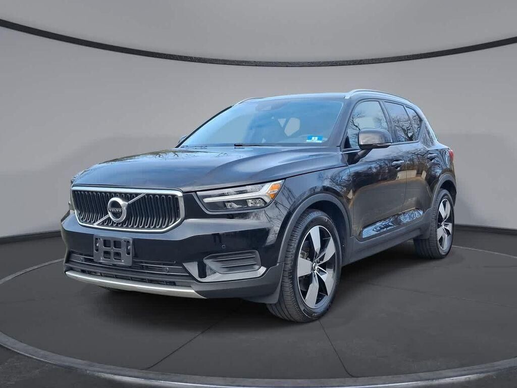2020 VOLVO XC40