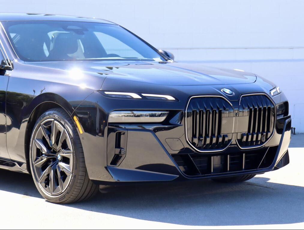 2026 BMW 740i