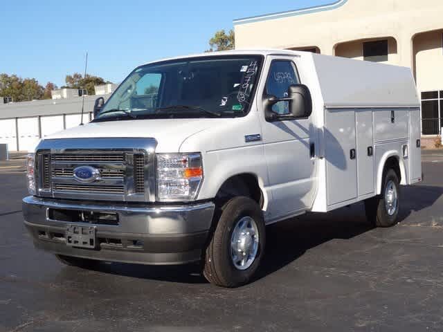 2025 FORD E-350
