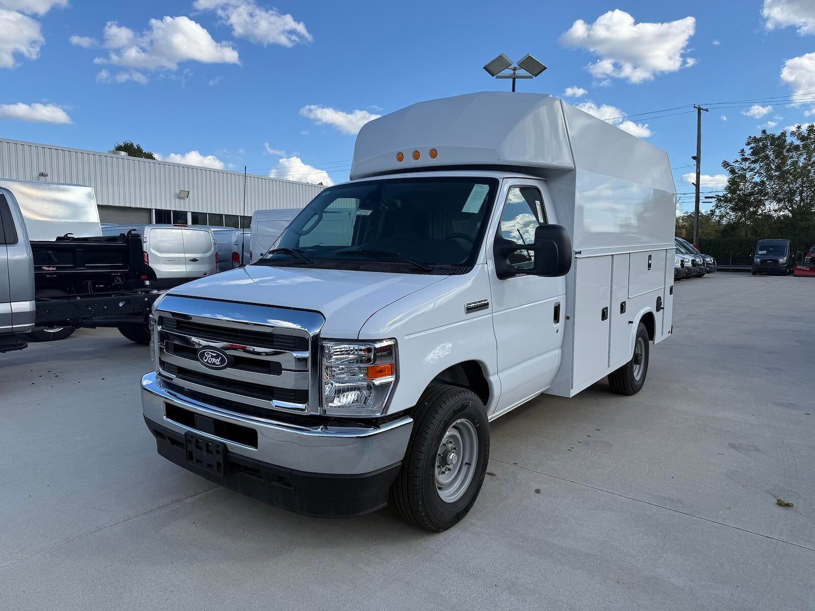 2026 FORD E-350