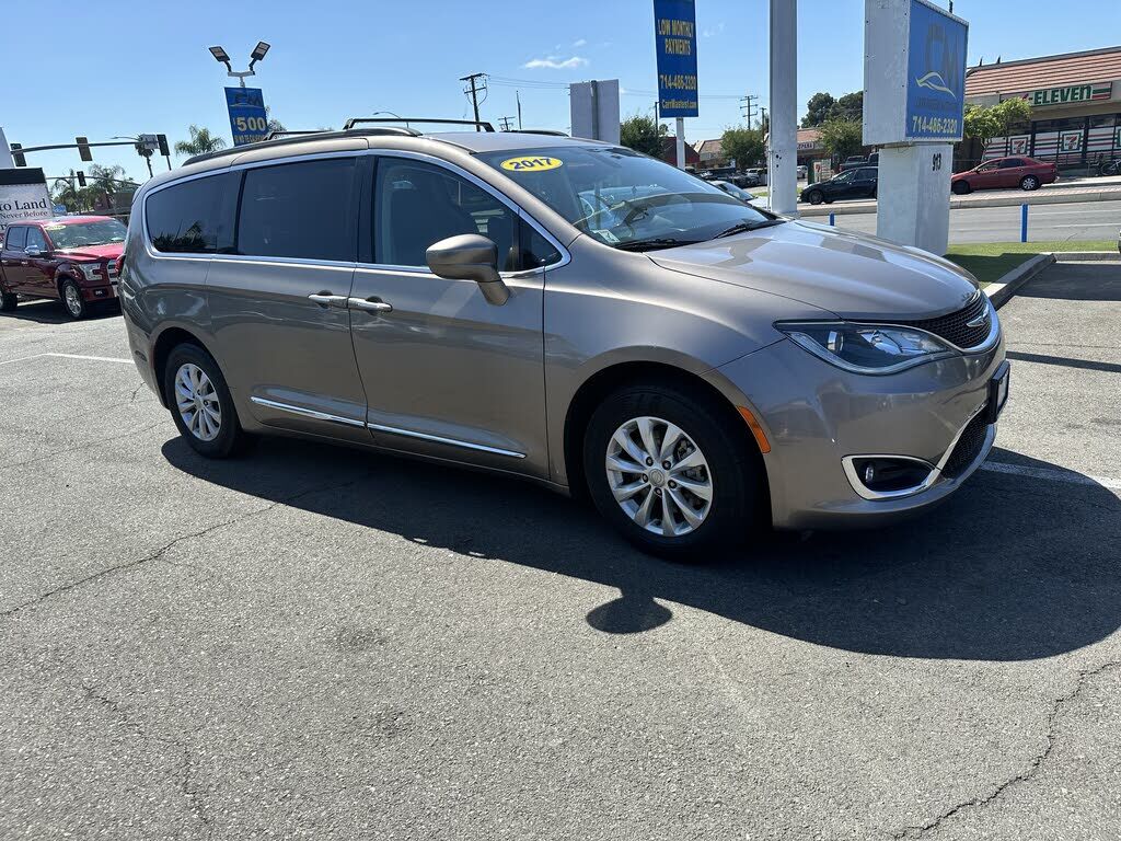 2017 CHRYSLER Pacifica