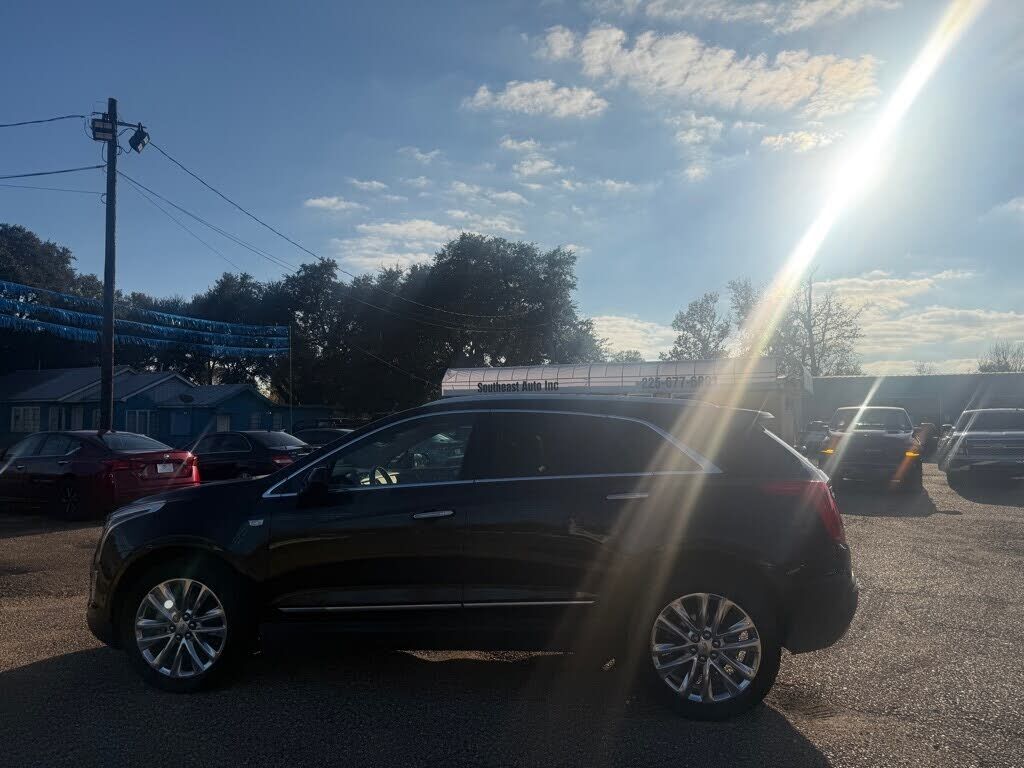 2017 CADILLAC XT5