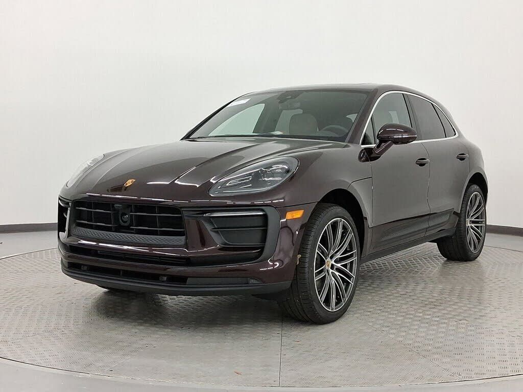 2026 PORSCHE Macan