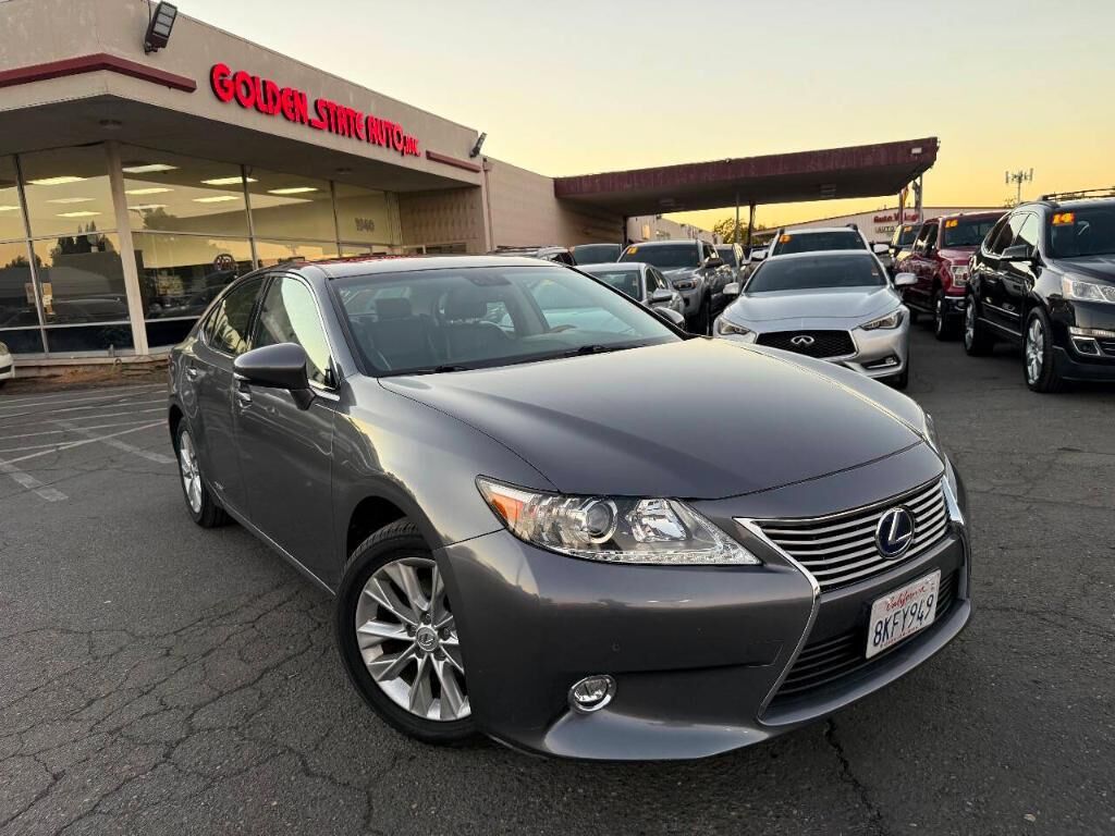 Lexus ES