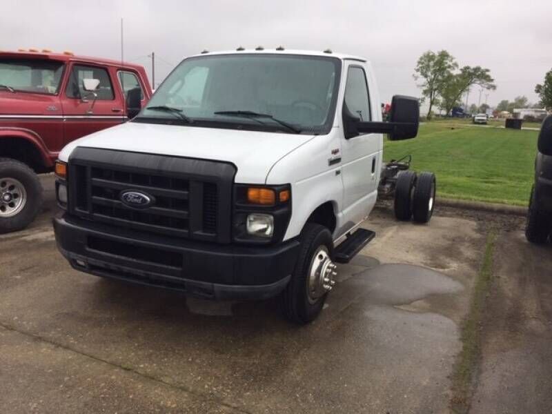 2010 FORD E-450