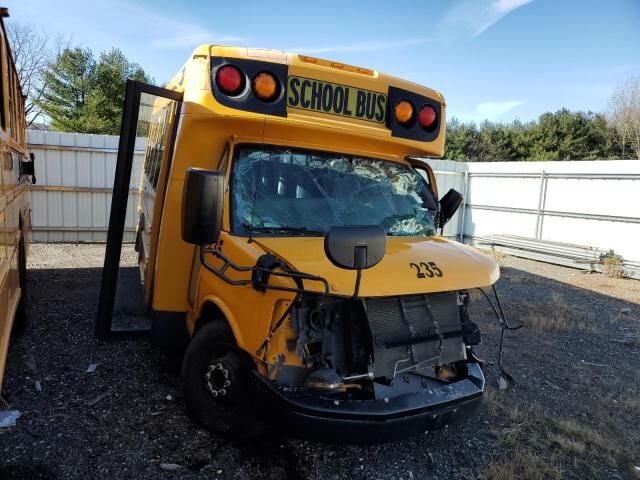 2017 CHEVROLET Express