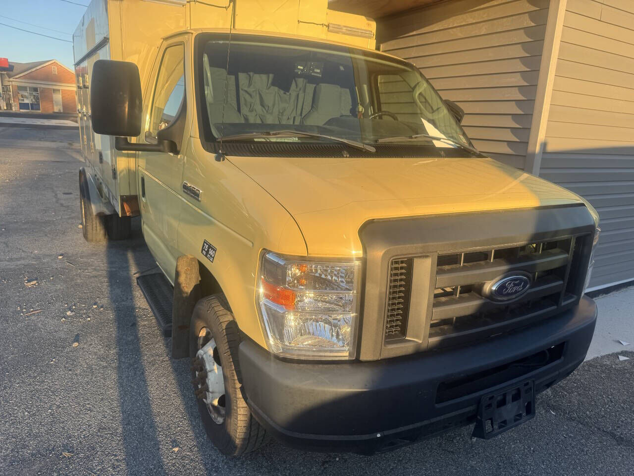 2019 FORD E-450