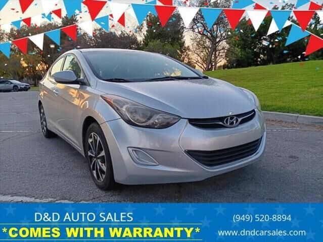 2012 HYUNDAI Elantra