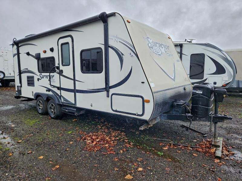 2014 FOREST RIVER Surveyor