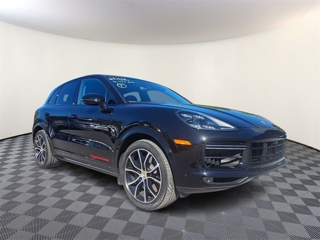 2022 PORSCHE Cayenne