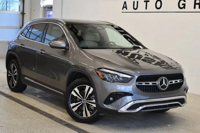2026 MERCEDES-BENZ GLA-Class