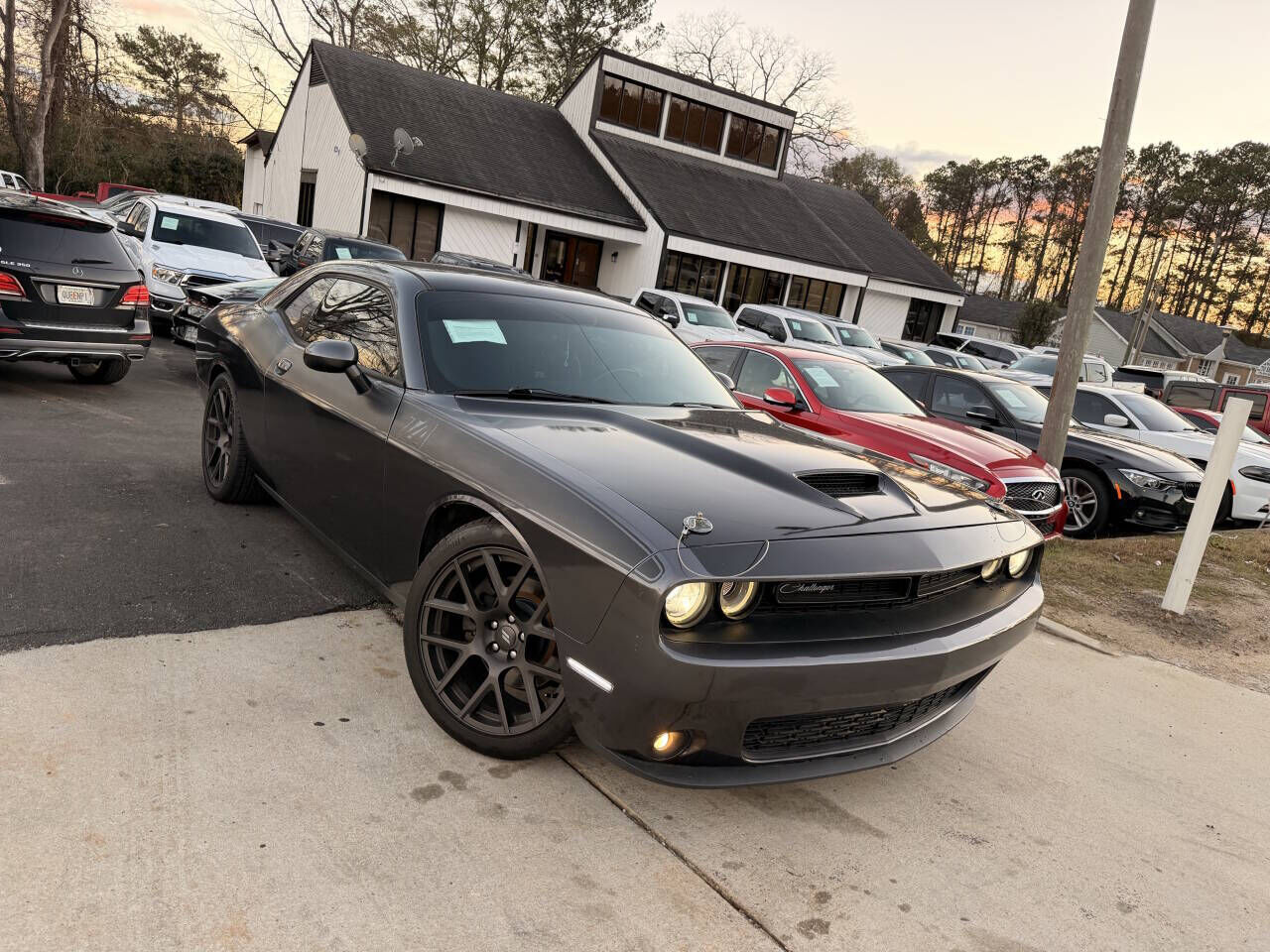2017 DODGE Challenger