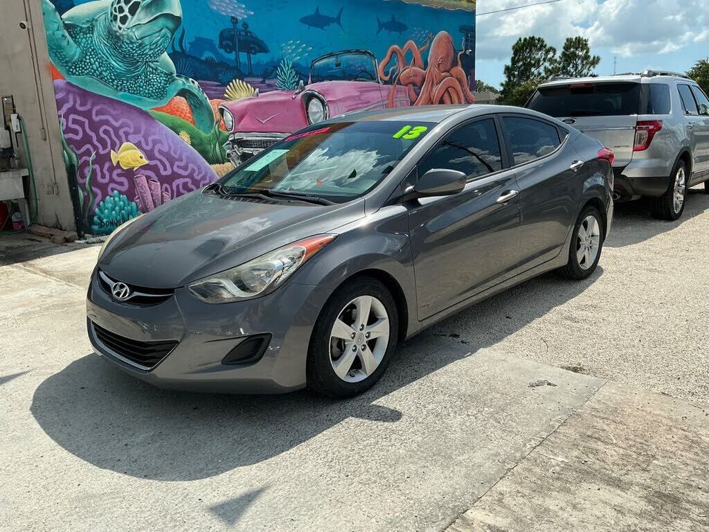 2013 HYUNDAI Elantra