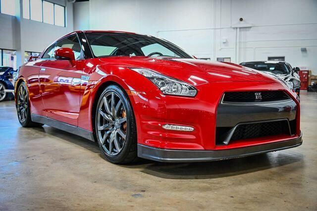 Nissan GT-R