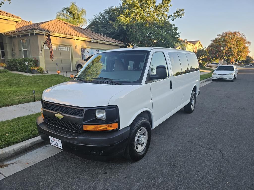 2017 CHEVROLET Express