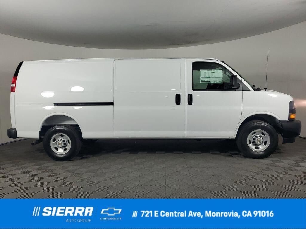 2025 CHEVROLET Express