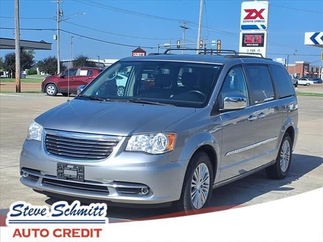 2015 CHRYSLER Town and Country
