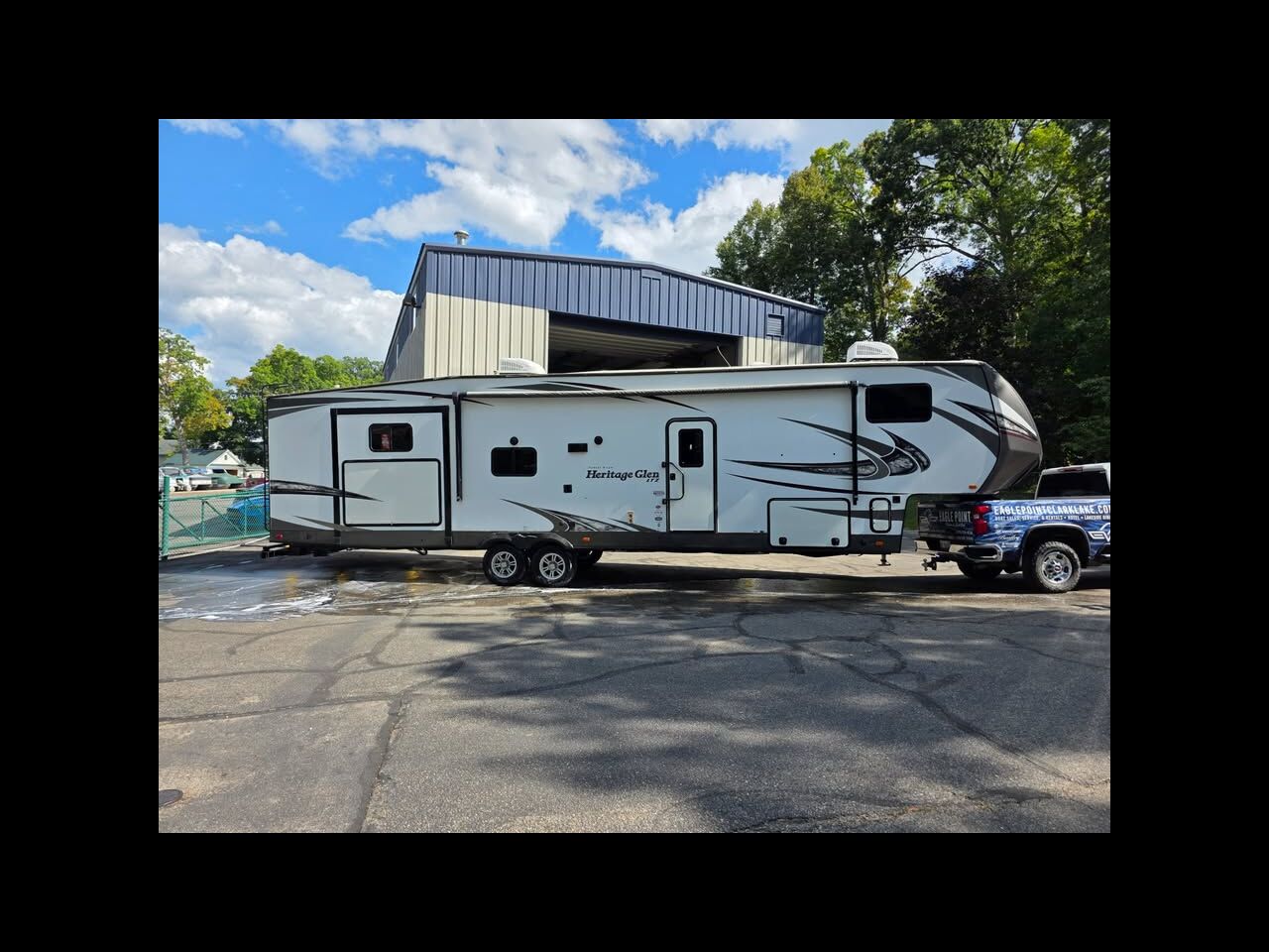 2018 FOREST RIVER Wildwood Laminated Towables