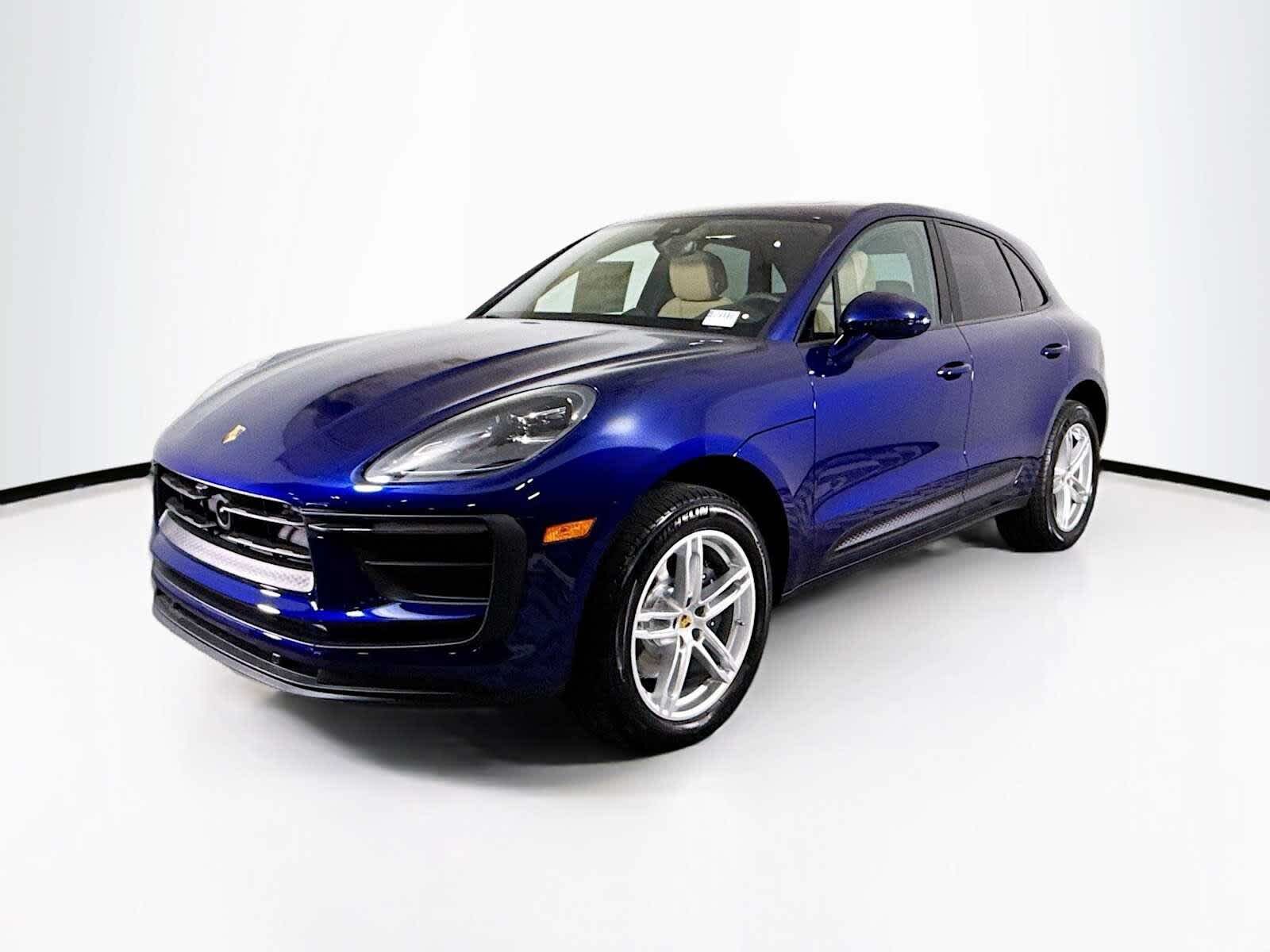 2025 PORSCHE Macan