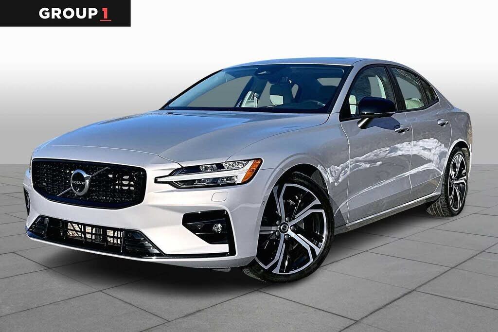 2024 VOLVO S60