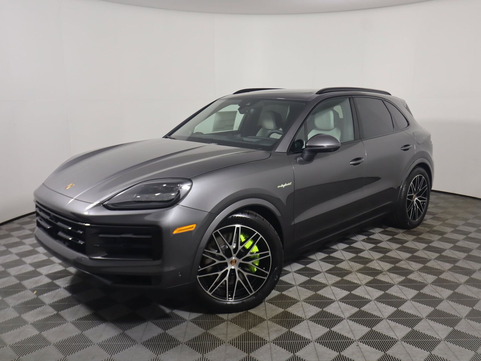 2026 PORSCHE Cayenne
