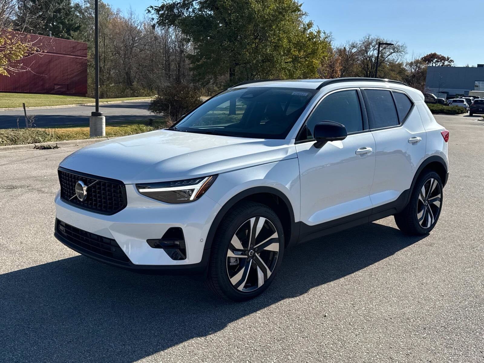 2026 VOLVO XC40