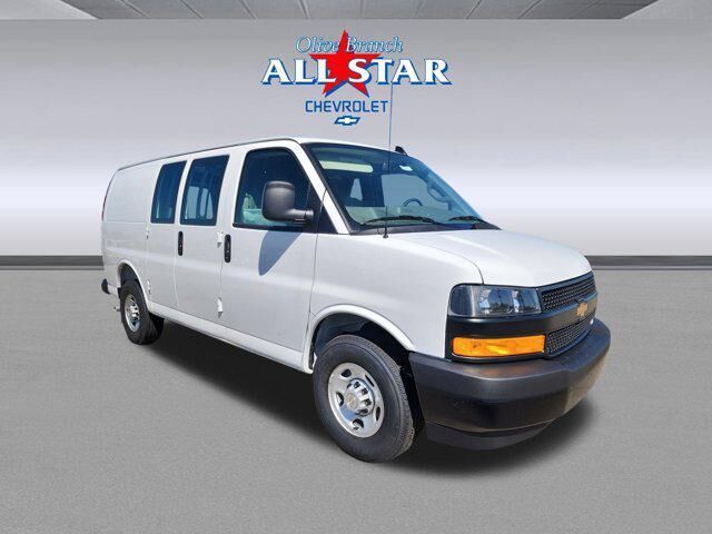 2025 CHEVROLET Express