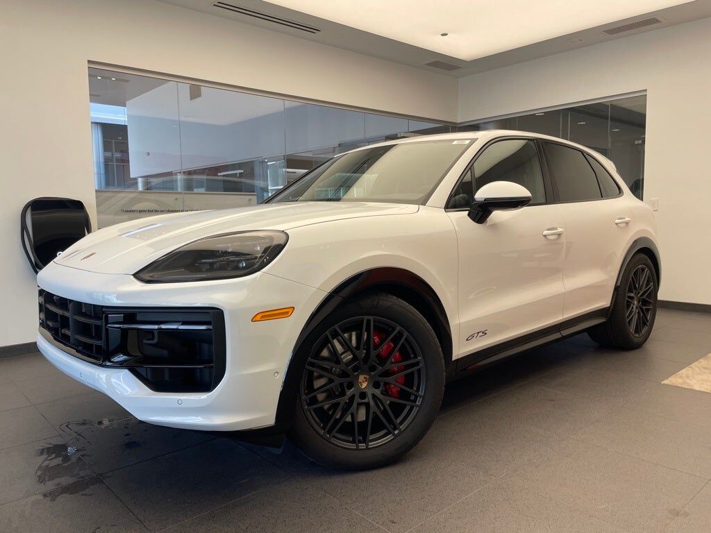 2026 PORSCHE Cayenne
