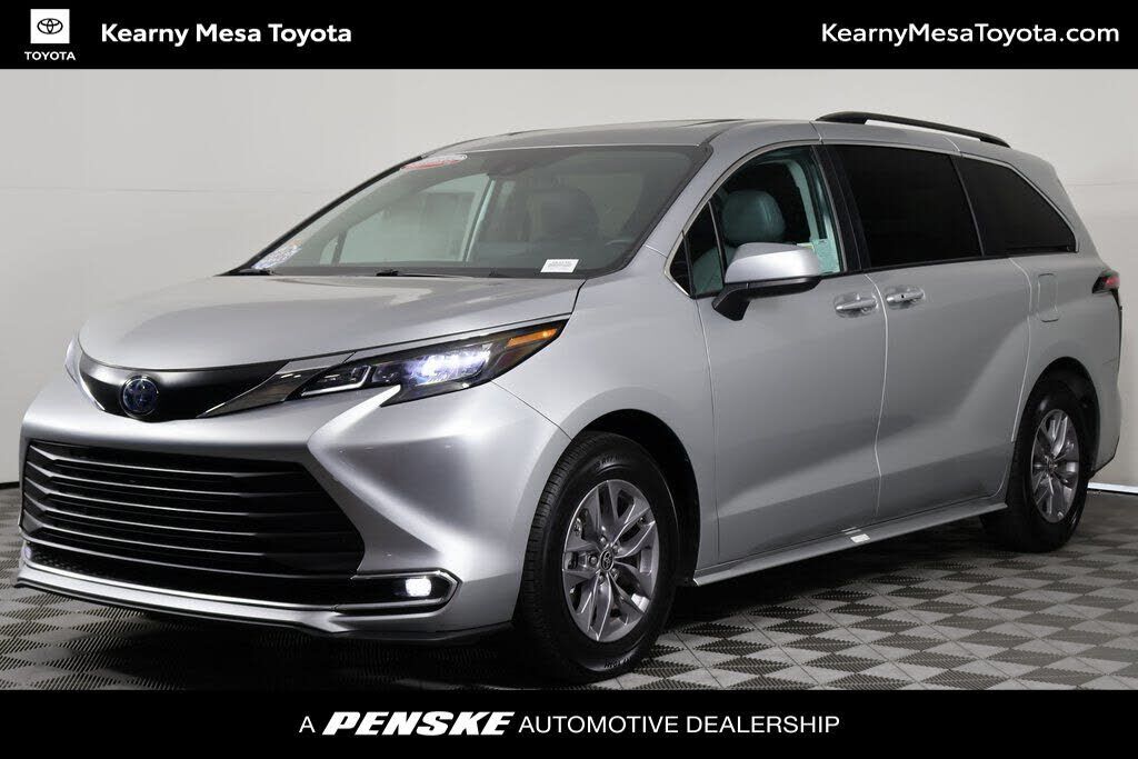 2024 TOYOTA Sienna