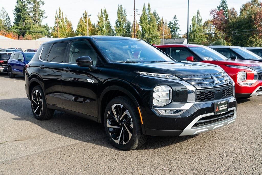2025 MITSUBISHI Outlander