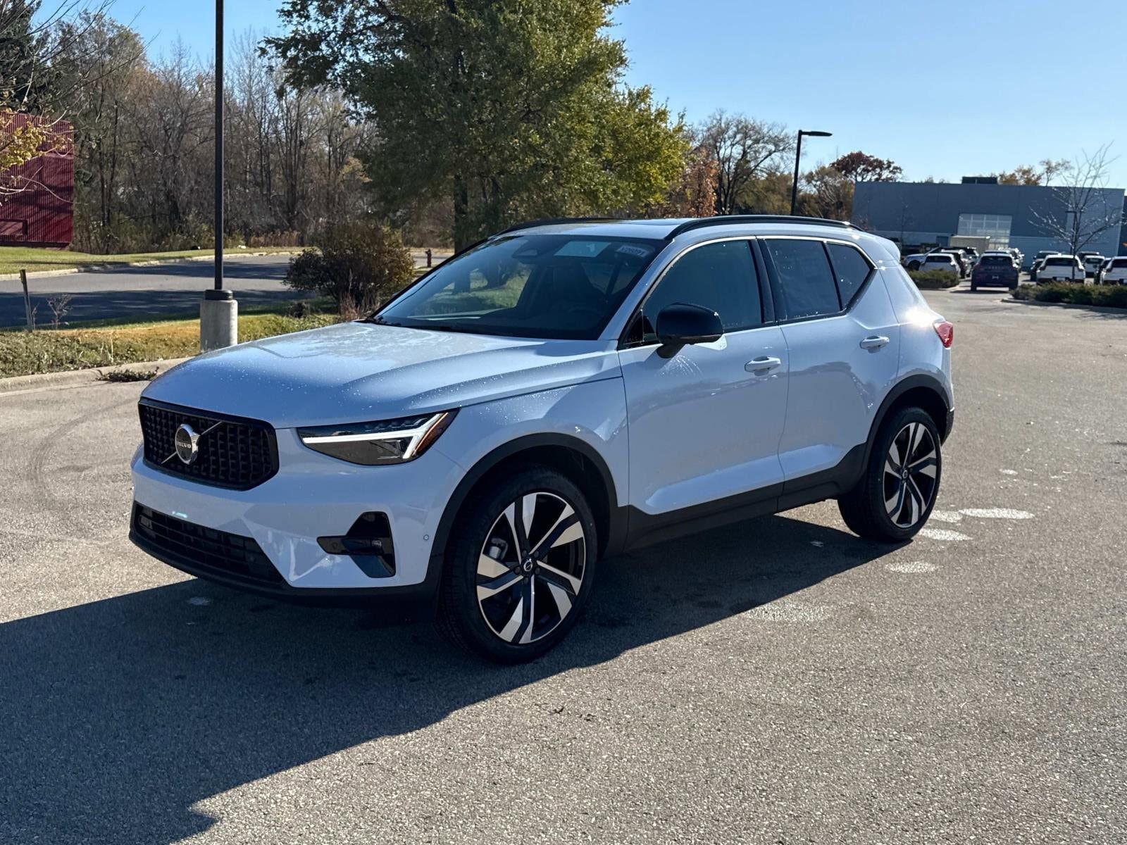 2026 VOLVO XC40