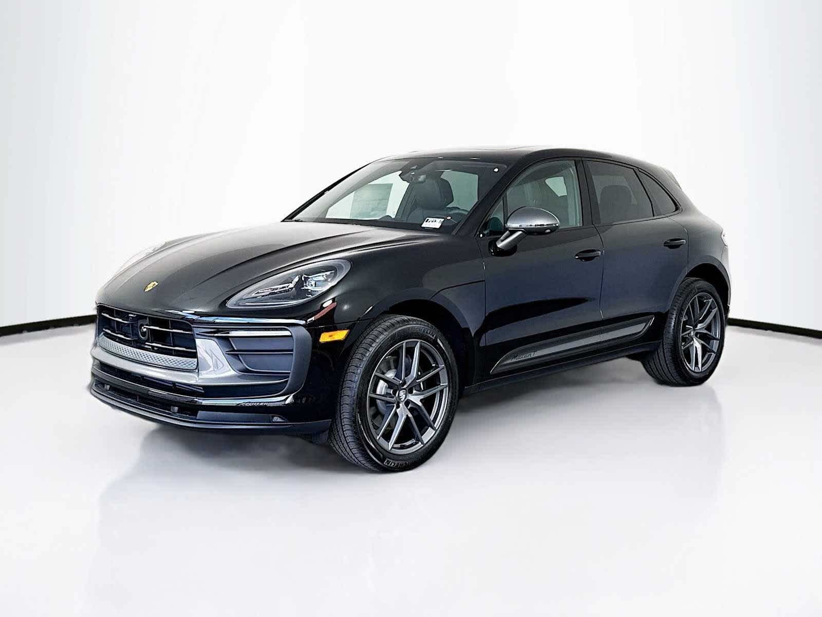 2025 PORSCHE Macan