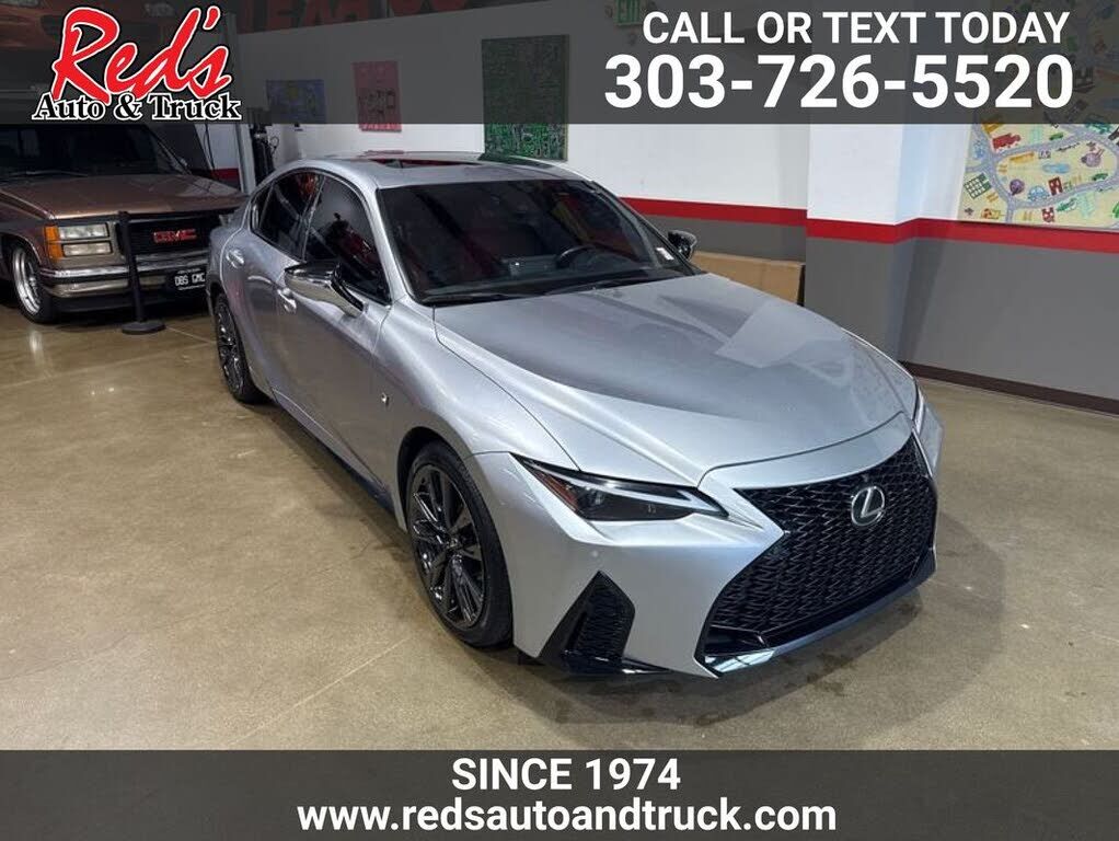 2022 LEXUS IS