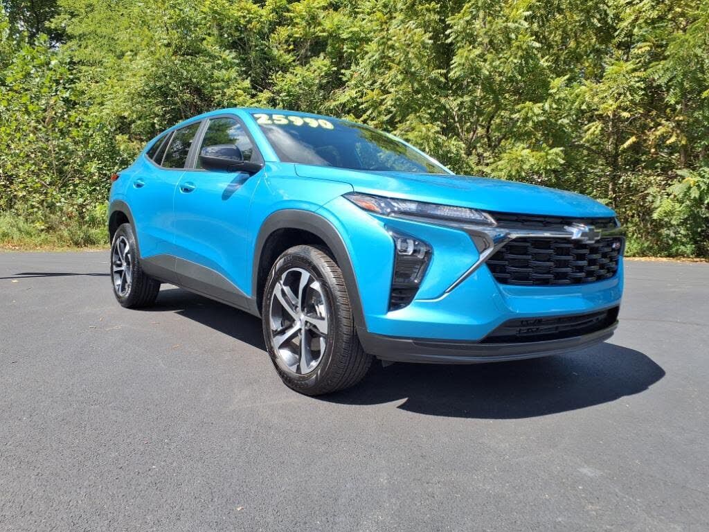 2025 CHEVROLET Trax