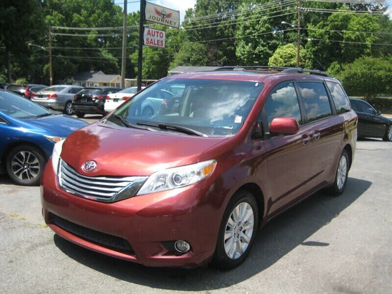 2011 TOYOTA Sienna