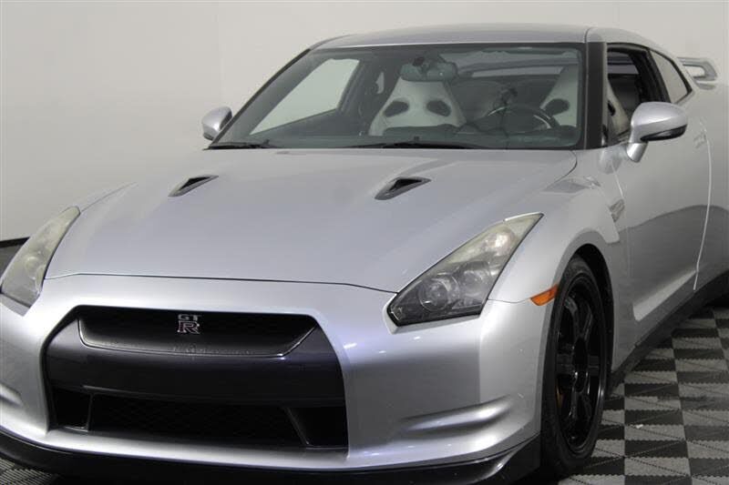 Nissan GT-R