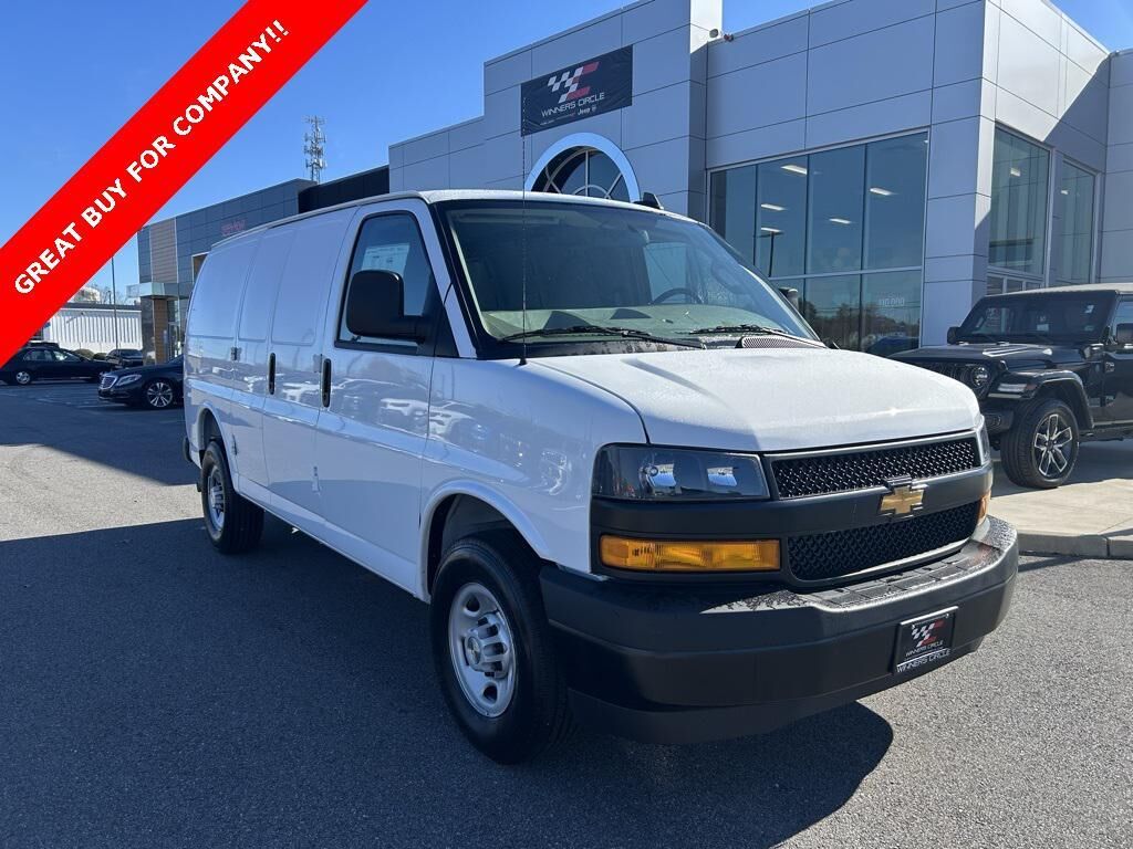 2025 CHEVROLET Express